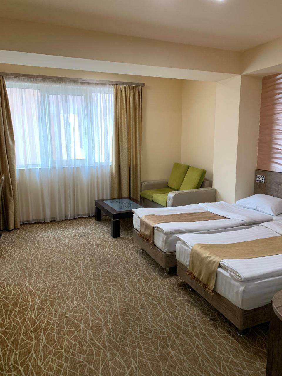 Park Hotel Ереван Экстерьер фото